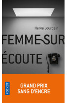 Femme sur écoute